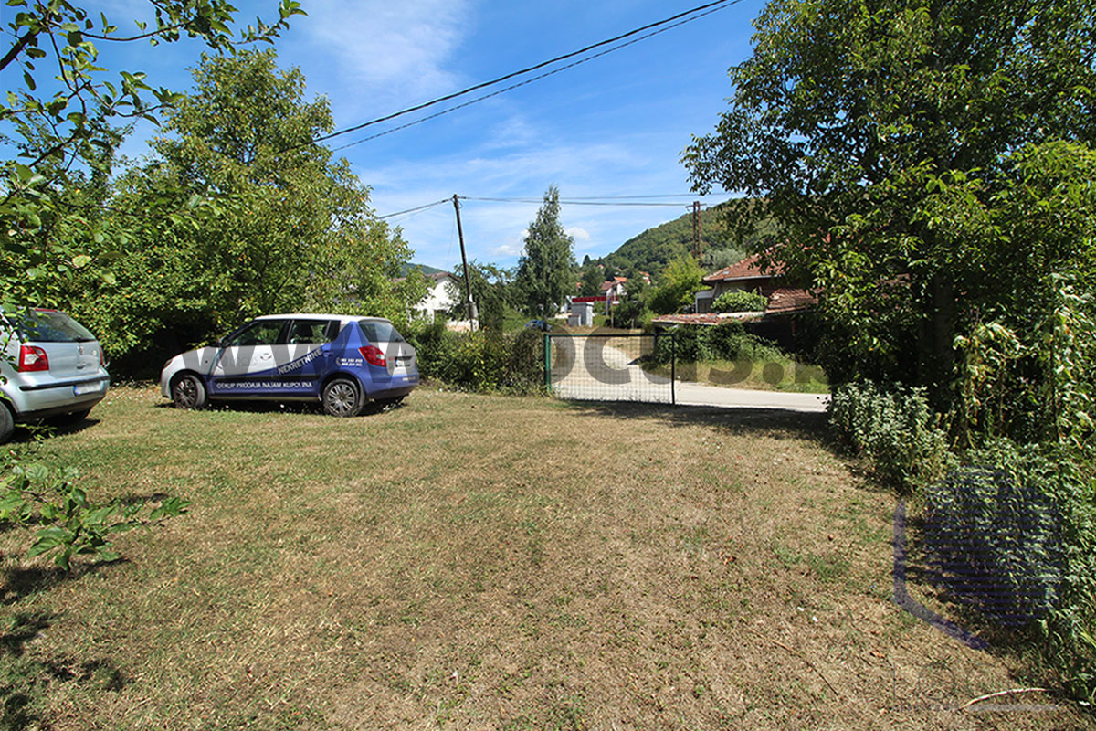 11_ Dvorište
