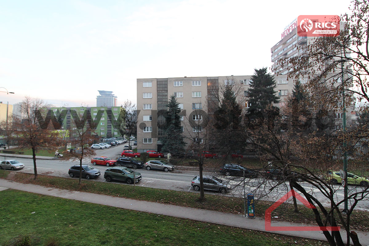 13 Pogled sl1