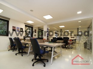 Modern unfurnished business premises near the “EU” building, 200sqm, Sarajevo - FOR RENT