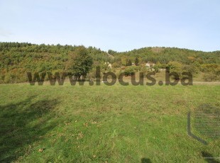 A spacious and sunny plot of land with an area of 5,075m2 on a flat ground with an open view and an attractive location in the elite settlement of Poljine, Center