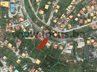 A land plot of registered area of 519m2 located next to the main road that connects the city center and Vogošća settlement in ul. Alipašina, Center Municipality