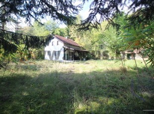 A house on a plot of 1,473 sqm in a natural environment with plenty of greenery, tall pine trees and an open view, Gominica, Kiseljak