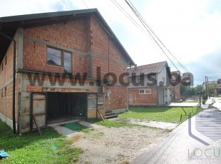 A house under construction and a yard on a registered plot of 369sqm, near all urban facilities and the center of Otes, Ilidža