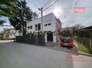 Multi-purpose commercial space on the ground floor of a small building under construction with private parking spaces, Stup