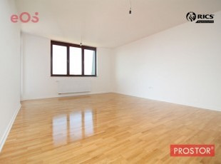 Spacious two bedroom apartment with two-sided orientation in a smaller residential building, Vrtovi sunca, Center municipality