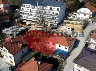 Registered duplex house on a plot of 408m2 in an attractive location only 3-4 minutes drive from Baščaršija, Mihrivoda, Stari Grad