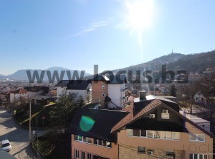Three-room penthouse with a beautiful view, excellent orientation and spacious terrace in a smaller residential and commercial building in a quiet location, Šip!