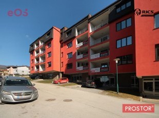 Three bedroom apartment with a spacious loggia on the last floor of a smaller residental building