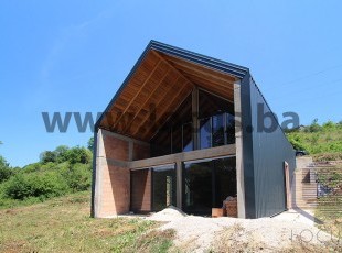 A modernly designed Nordic-style weekend house under construction, located on a spacious and sunny plot of 1,191m2 in the village of Ilovice, Trnovo