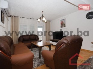 Beautifully furnished and renovated six-bedroom house with garage and private parking space, Rajlovac