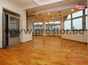 Multipurpose office space in a commercial building with private parking space, Stup settlement