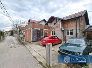 Ready to move in house with ground floor + firs floor and yard on a 338m2 plot near all urban amenities and the center of the Otes settlement, Ilidža
