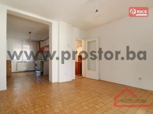 Unfurnished 2bdr house with a garden-65m2 - FOR RENT