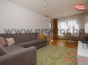 Modernly furnished and renovated two-bedroom apartment with private parking space in the new building Meandar, Otoka settlement
