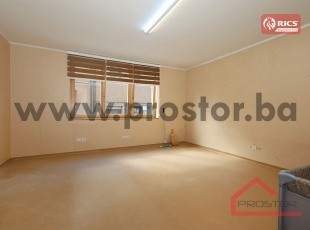 Small business space near the Cathedral on the first floor with private parking space