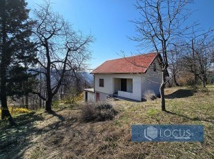Cottage in a beautiful natural setting with panoramic views and asphalt access on a plot of registered area of ​​1,819m2 in the settlement of Kobiljača, Ilidža