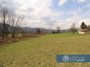 Sunny plot on flat terrain in beautiful surroundings, area 3,118m2, 3 min. drive from the main road, Brnjaci settlement, Kiseljak