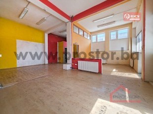 Garažni prostor u prizemlju privatne kuće sa parking prostorom, Rajlovac