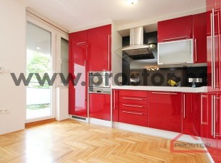 Unfurnished renovated 2BDR apartment with balcony and loggia near shopping center 'Grbavica', Sarajevo - FOR RENT