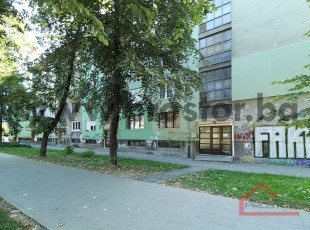 Two side oriented partially renovated 1BDR apartment at Grbavica - FOR SALE