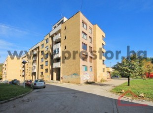 3BDR Apartment with Balcony on Fourth floor, Dobrinja 2 - FOR SALE