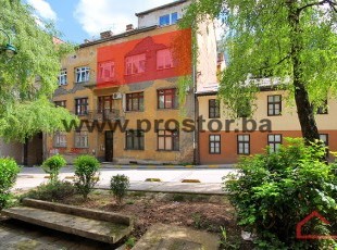  Renovated 2Bdr apartment, on the second floor, across from the pizzeria 