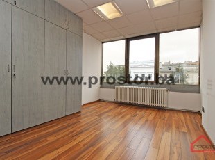 Business premises (18-37m2) in an excellent location next to the National Theatre- FOR RENT